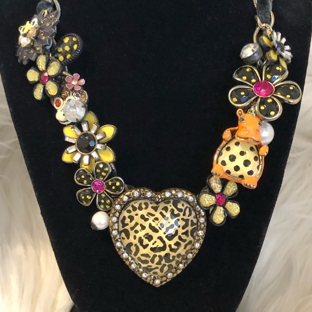 VINTAGE BETSEY JOHNSON JUNGLE NECKLACE & EARRINGS